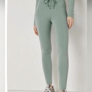 Victoria Secrets High-Waist Leggings